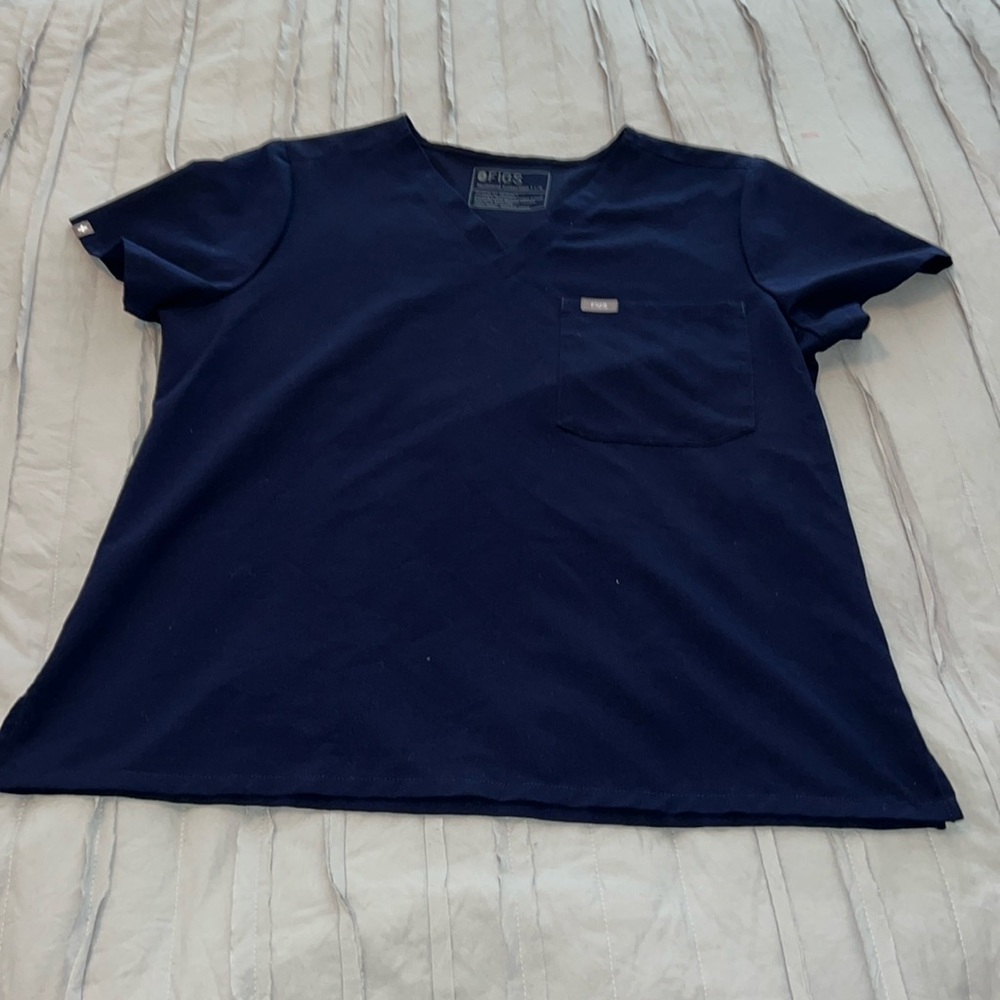 Figs scrub top